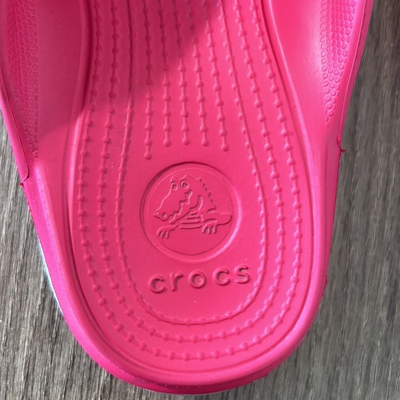 CROCS DARK PINK FLIP FLOP THONGS IN SIZE 9 women and 7 men - Picture 4 of 6